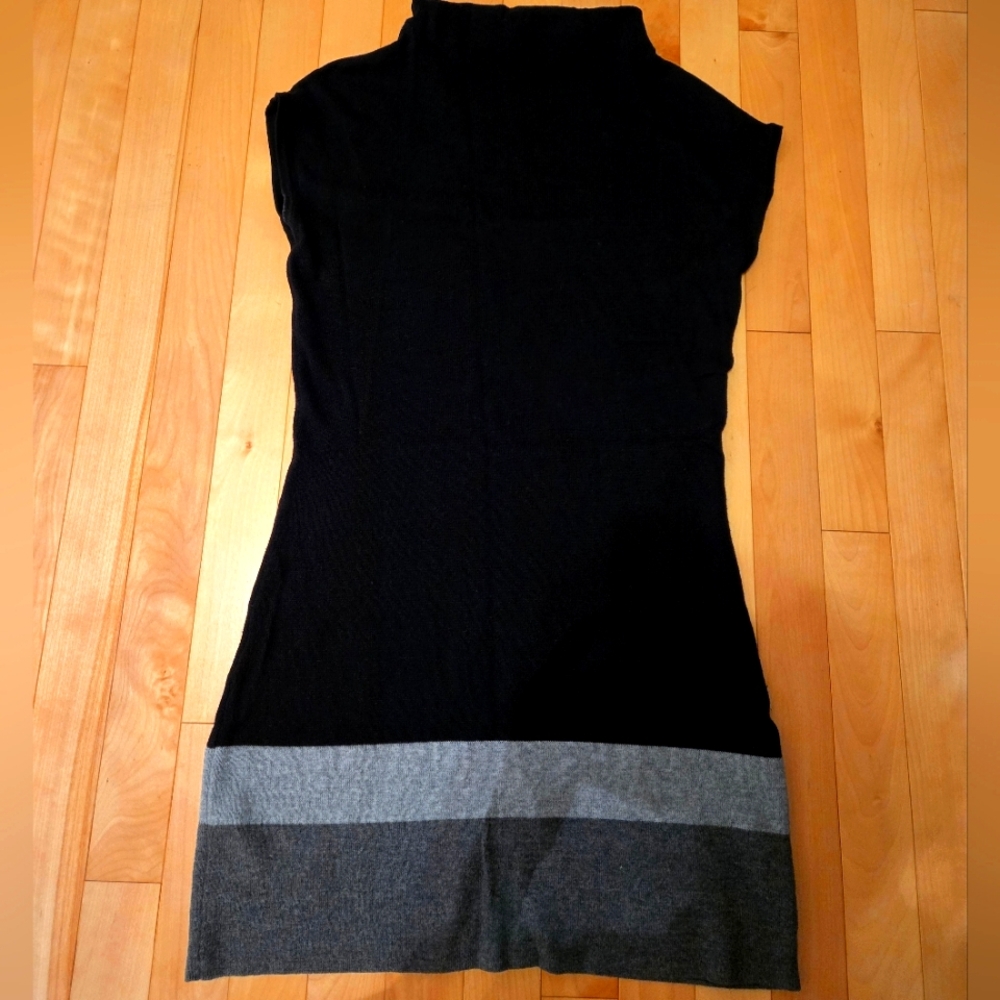 Black and Gray Sleeveless Dress